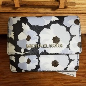 Michael Kors Jet Set travel wallet w/keychain